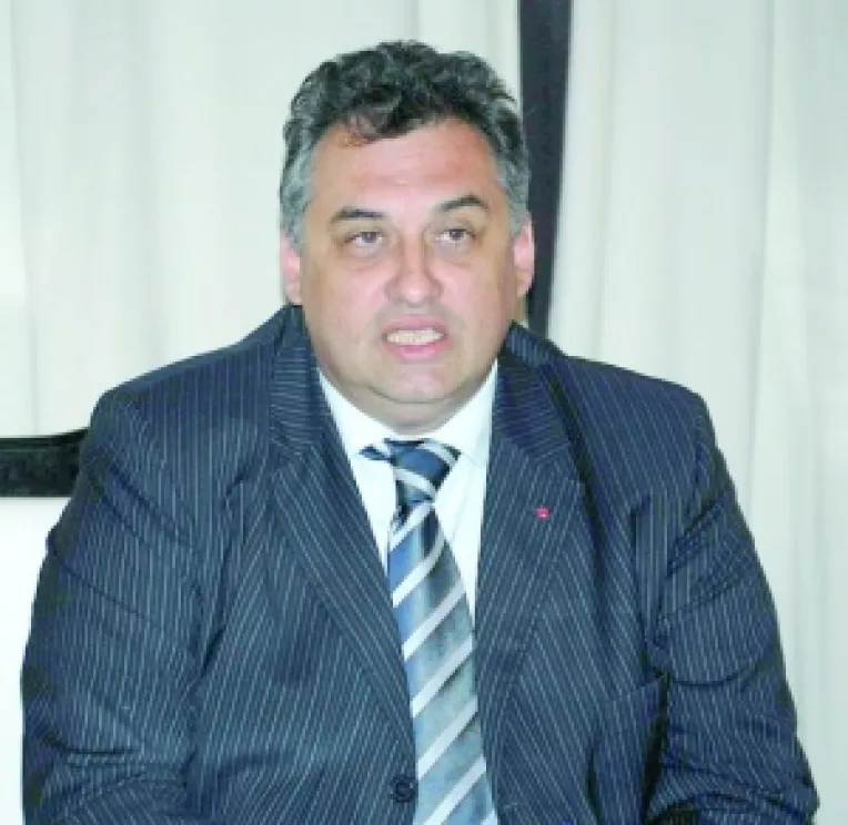 Actiune premeditata: intai a cerut insolventa, apoi a reziliat contractul
Primarul Tusac a falimentat pe sest societatea Uranus SA