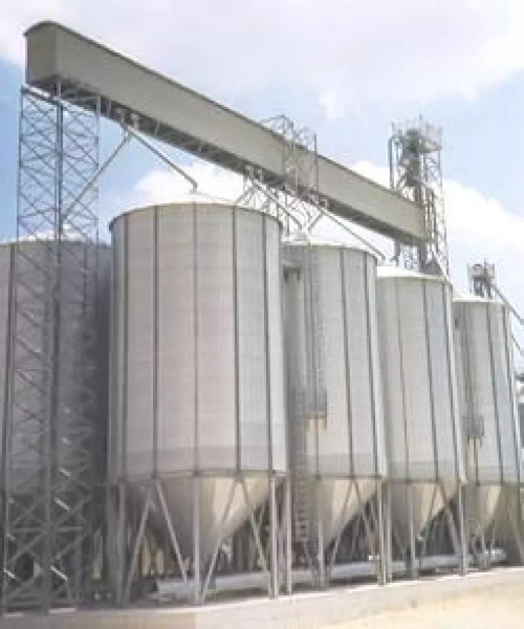 Agricultorii vor depozite licentiate pentru grane