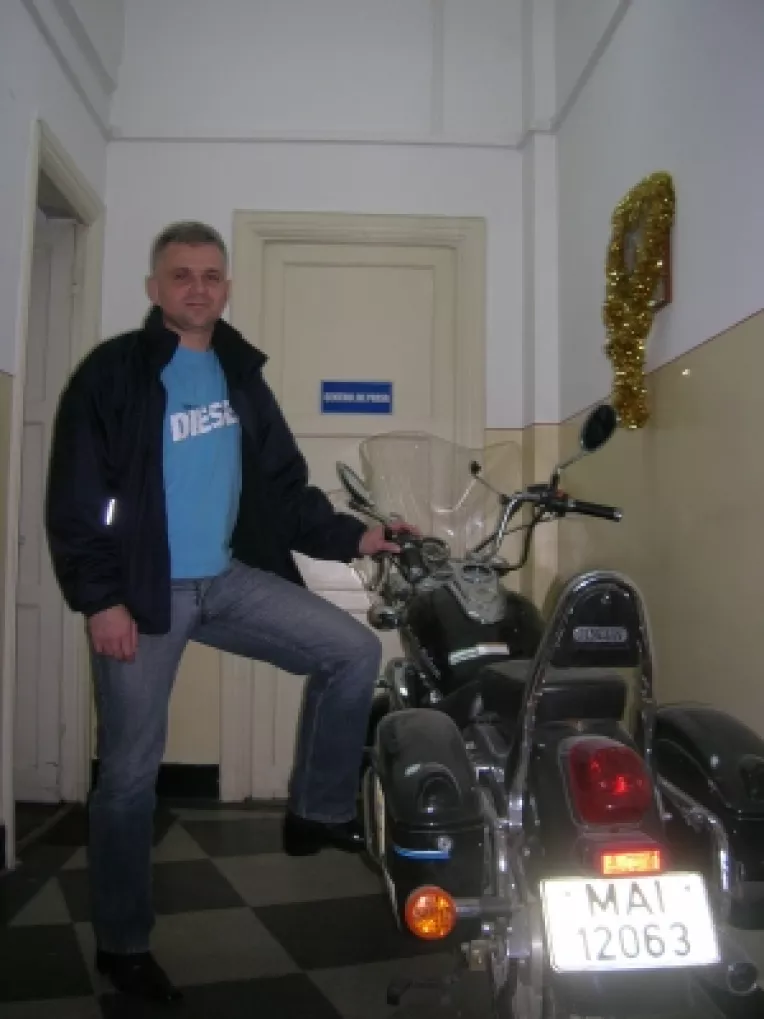 COMISARUL-SEF CHRISTIAN CIOCAN a publicat cartea
PURTATORUL DE CUVANT SI COMUNICAREA EFICIENTA POLITIE – MASS-MEDIA
