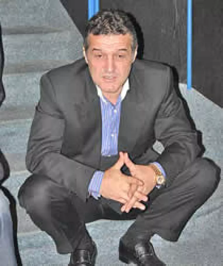 Deputatul Hoinaru i-a suflat Hanul Piratilor lui Becali