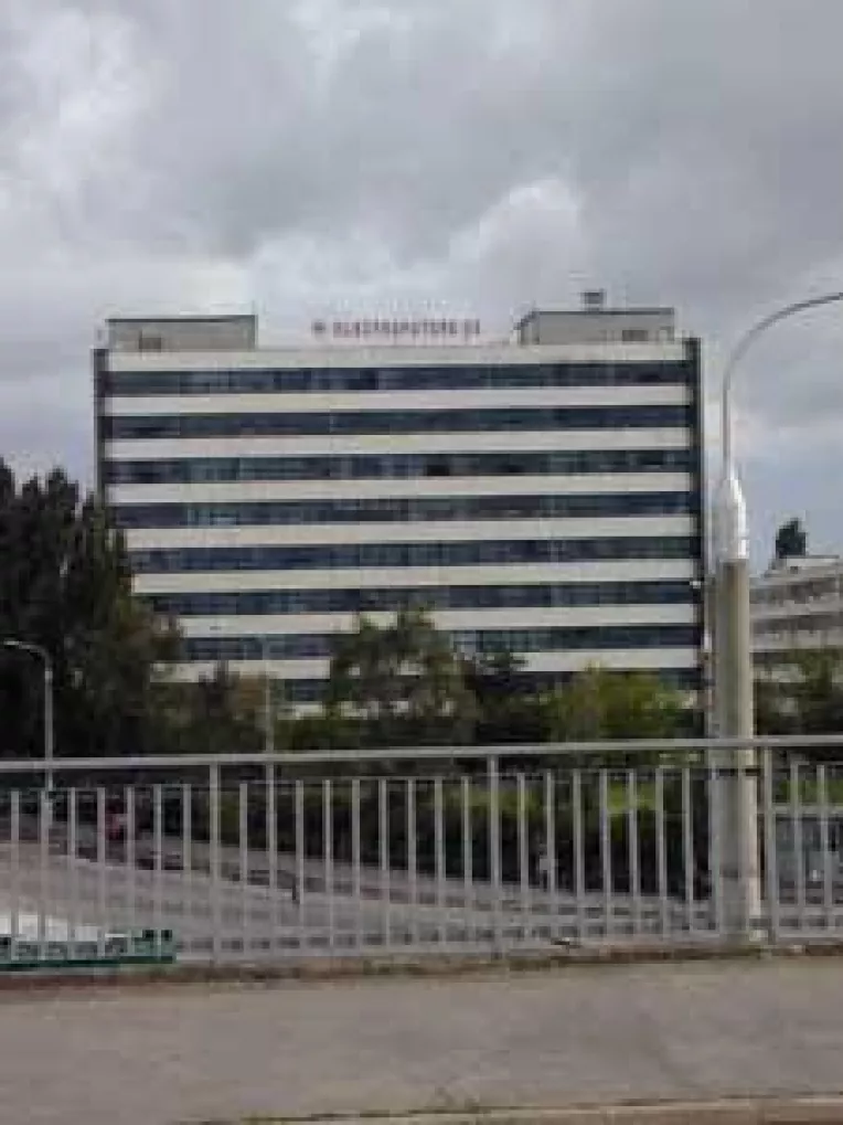 Fabricile de stat, afaceri imobiliare