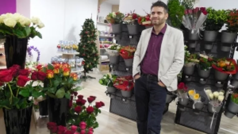 FlorideLux a deschis prima florarie offline din Bucuresti si singurul magazin din tara cu vitrina interactiva
