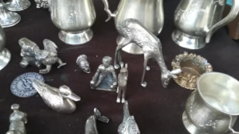 Ilie Marin: Obiecte din argint si diverse bijuterii din argint cu pietre, la targul din Piata Amzei!