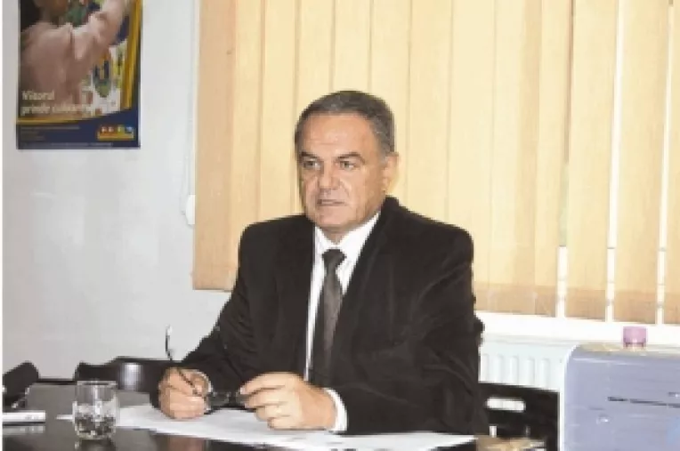 Implicarea prof. dr. Constantin Tudor in evenimentul de personalizare a scolii din comuna Dorobantu, care a primit denumirea de Scoala gimnaziala prof. univ. dr. Adrian Radulescu