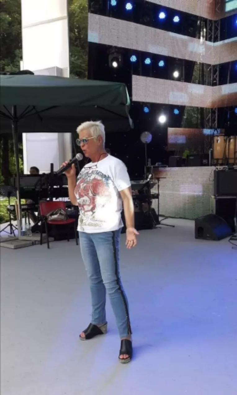 Monica Anghel a slabit 30 de kilograme