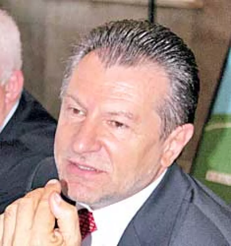 Schimbarea prefectilor se trage de la... motocicleta