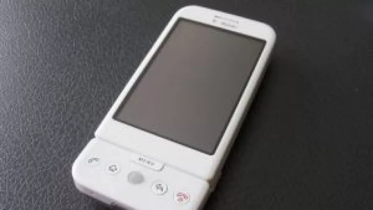 Telefon Google, scos la vanzare in august